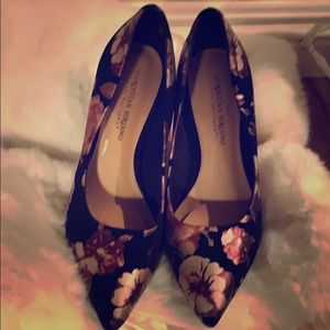 Satin floral pumps